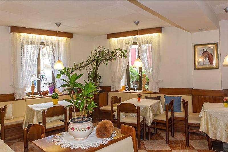 Albergo Antica Rosa Левіко-Терме Екстер'єр фото