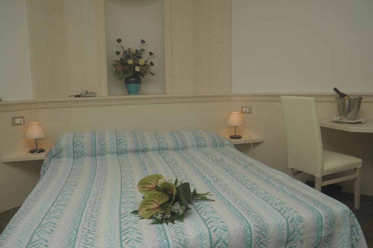 Albergo Antica Rosa Левіко-Терме Номер фото